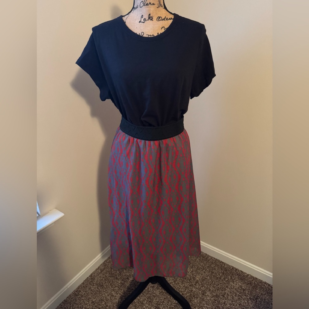 LuLaRoe Black and Red Midi Skirt